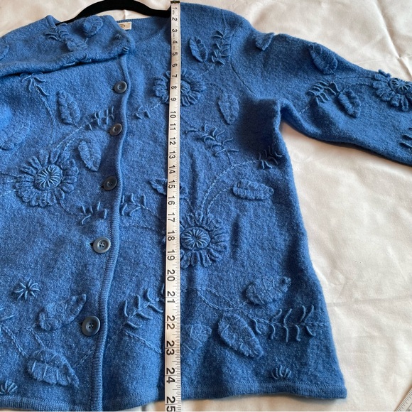 EUC Talbots Women's 100% Wool Cardigan Blue Colour Size Medium - Picture 8 of 10
